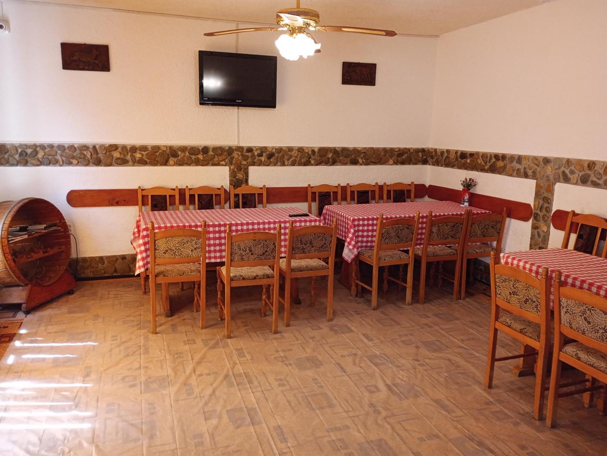Pensiunea Irina 1 Si 2 Zarnesti Luaran gambar